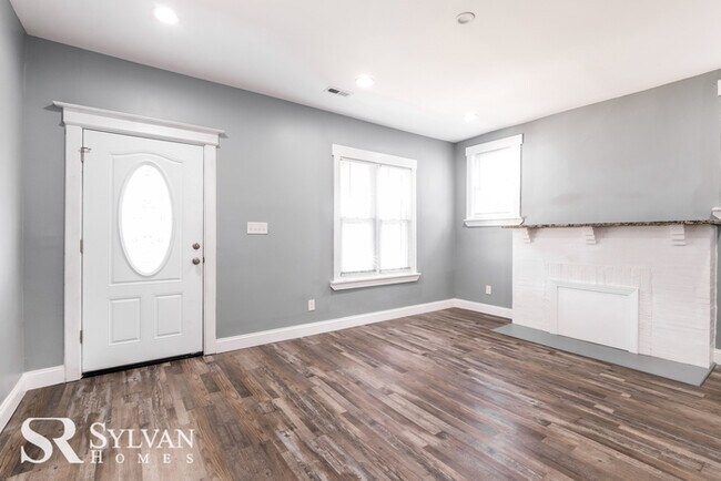 Foto del edificio - Come view this adorable home