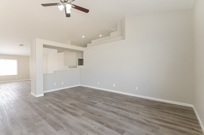 Building Photo - 6180 Bruma Ave