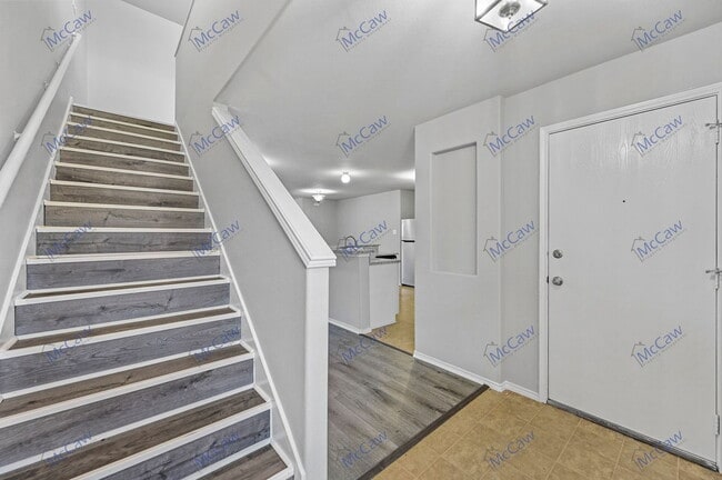 Building Photo - 7541 Lazy Spur Blvd