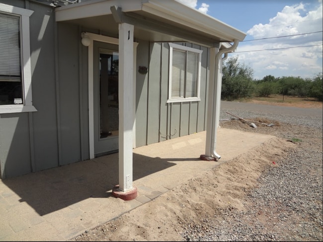 Building Photo - 1155 S Page Springs Rd