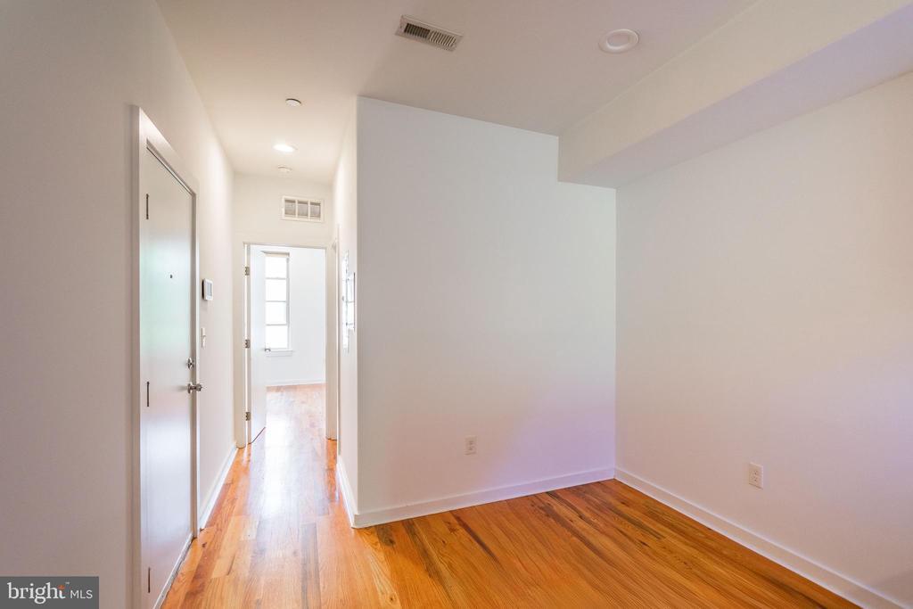 Primary Photo - 1642 N Marshall St