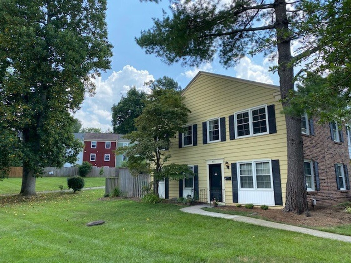 Foto del edificio - 613 Cambridge | 3 Bed 2.5 Bath | 08/15/2024