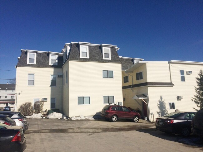 Building Photo - 4 Martin St