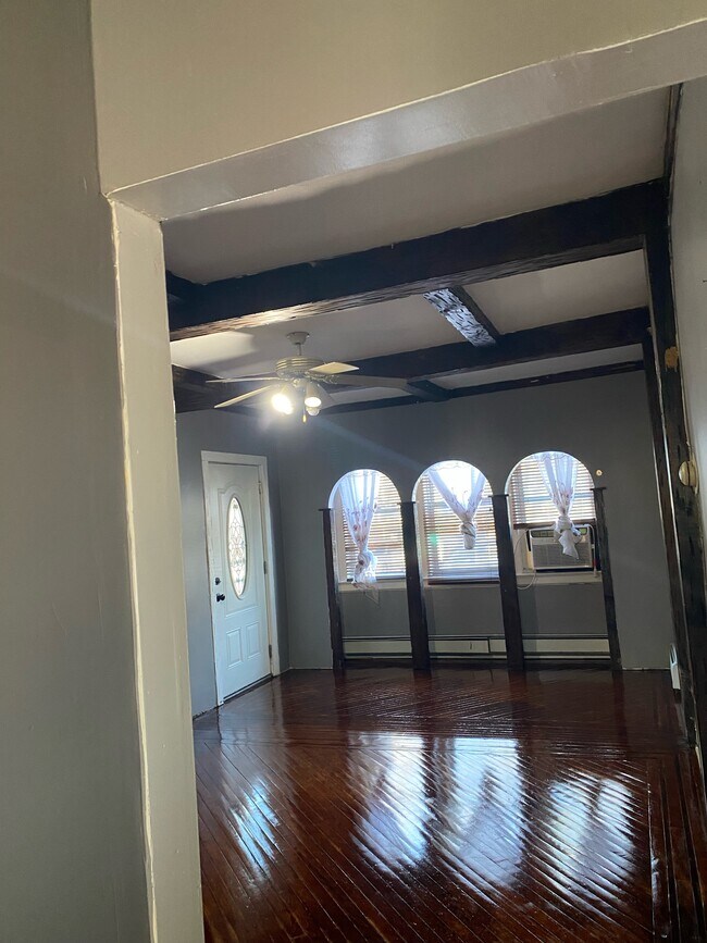 Foto del edificio - 421 Halsted St