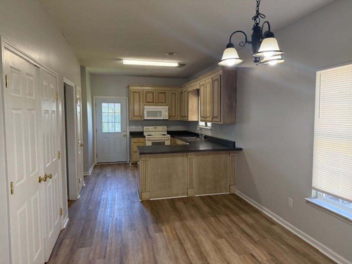 Foto del edificio - Nice 3 Bed 2 bath Home Available! Schedule...