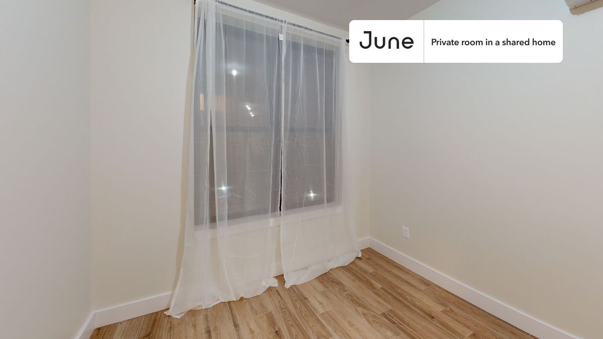 Primary Photo - Private bedroom in 2 bed/2 bath Home