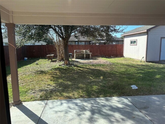 Foto del edificio - 5005 Daymon Ct