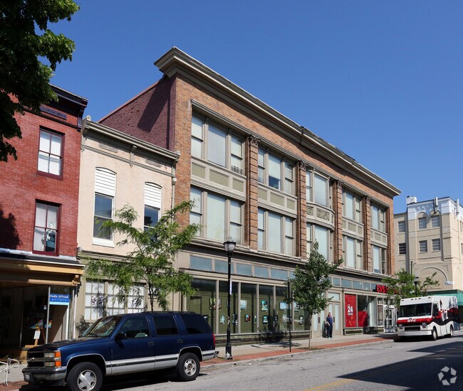 Building Photo - 1000 S Charles St