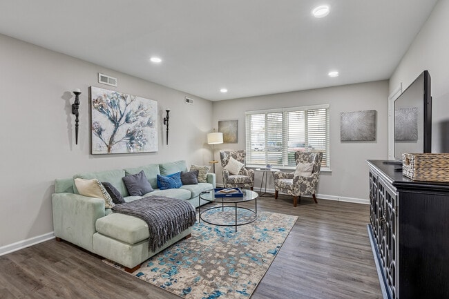 Interior Photo - ReNew Newport News