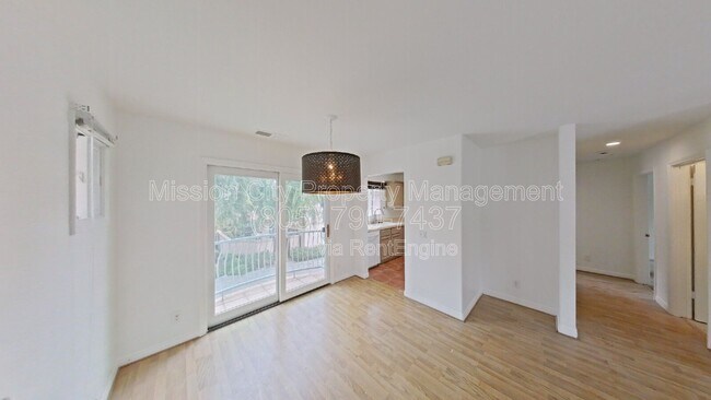 Foto del edificio - 220 Meigs Rd