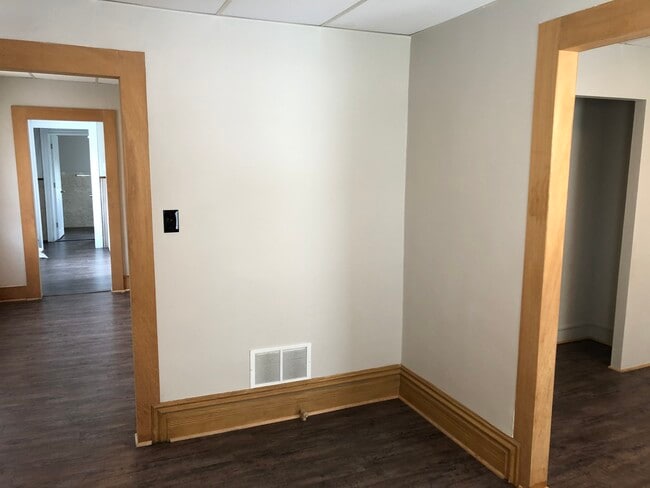 Foto del edificio - 1579 E 32nd St