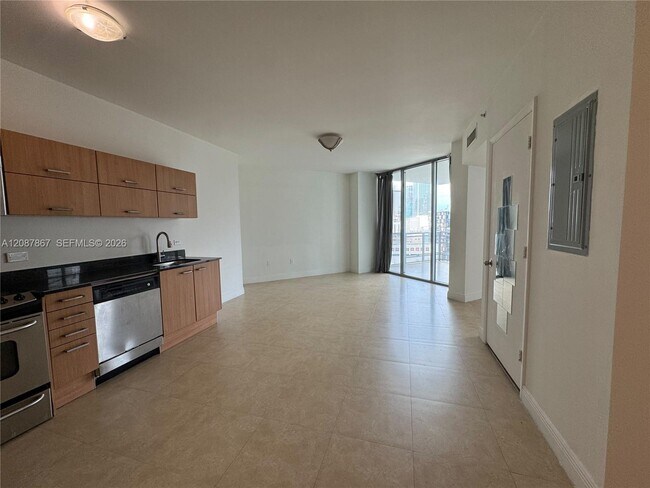 Building Photo - 350 S Miami Ave