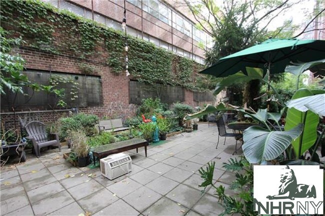 Foto del edificio - 321 West 30th Street