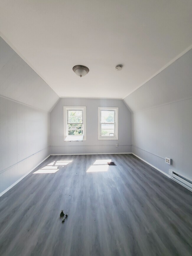 Unit 3 - 105 Brown Pl