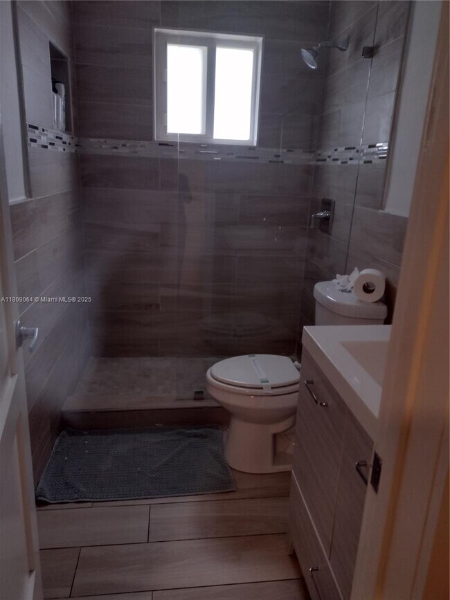 Foto del edificio - 2341 SW 17th Ave
