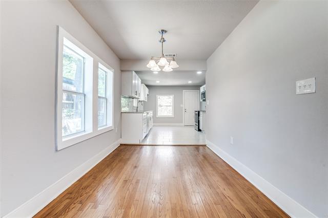 Building Photo - 2757 W Clarendon Dr