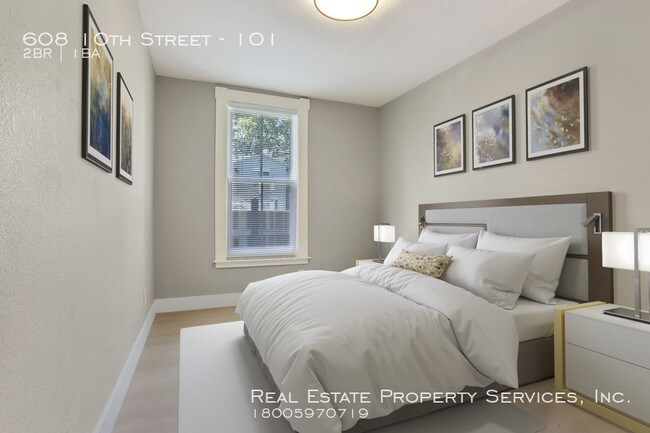 Building Photo - 608 10th St