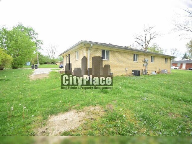 Building Photo - 1213 Taylor Dr E