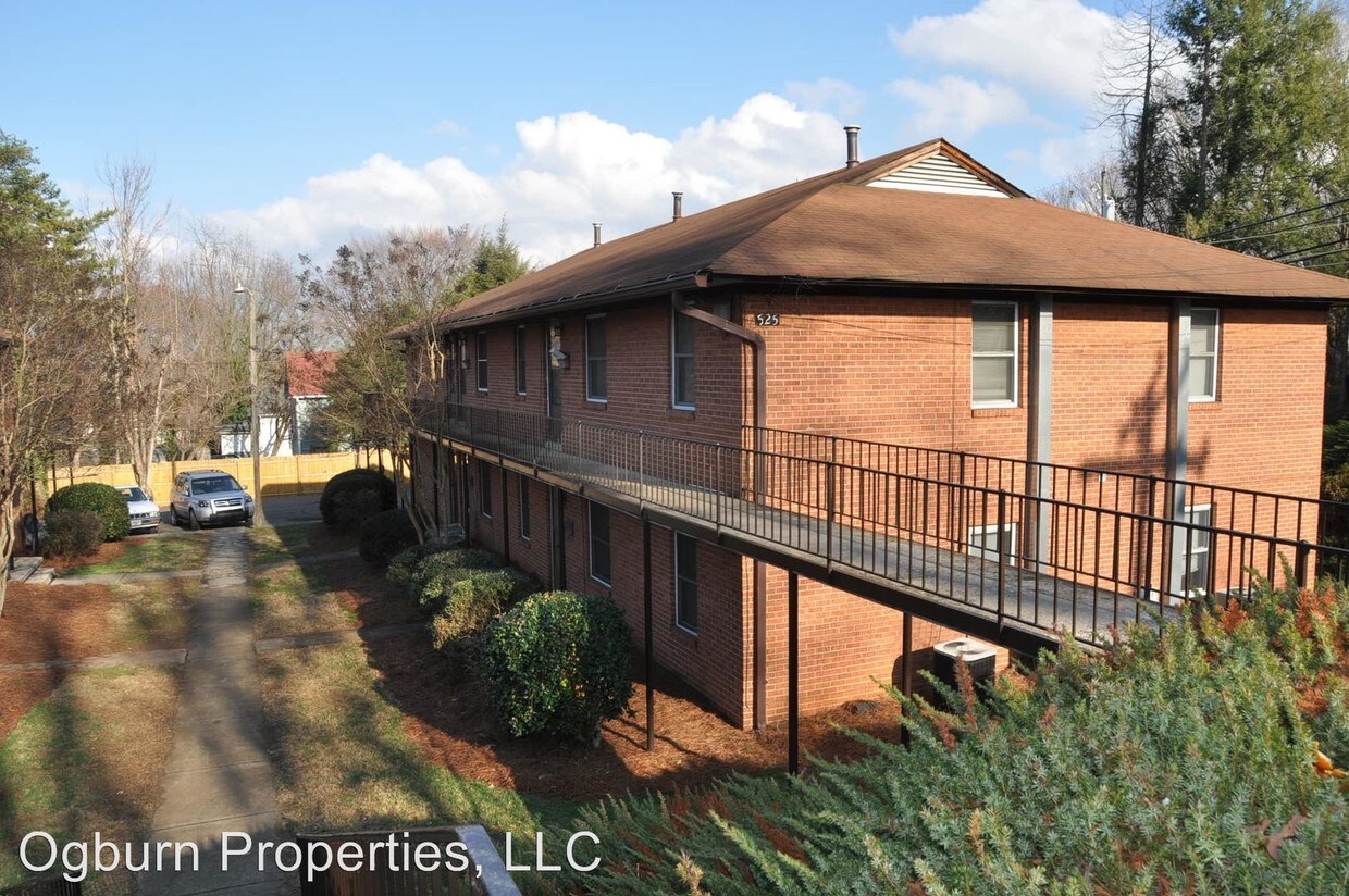 Primary Photo - 513 S Green St