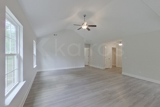 Building Photo - 223 Western Red Cedar Dr