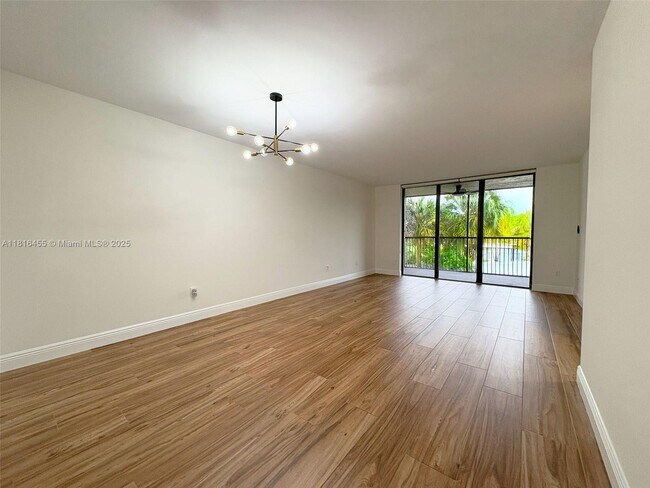 Foto del edificio - 2900 NW 42nd Ave