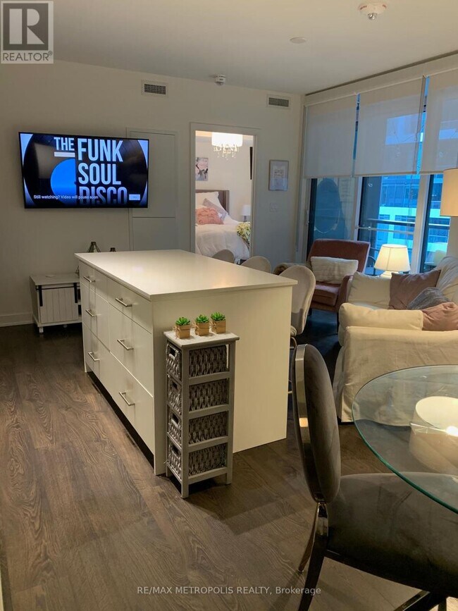 Photo du bâtiment - 27 Bathurst St