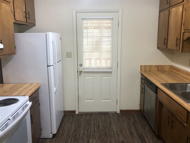 Foto del edificio - 475 Teal Ln