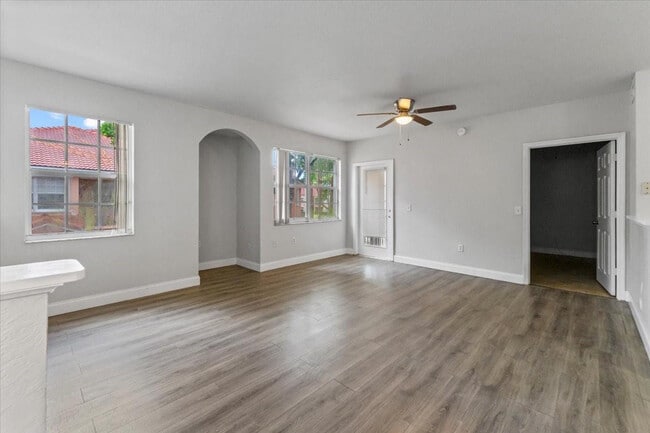 Foto del edificio - 2301 Belmont Ln