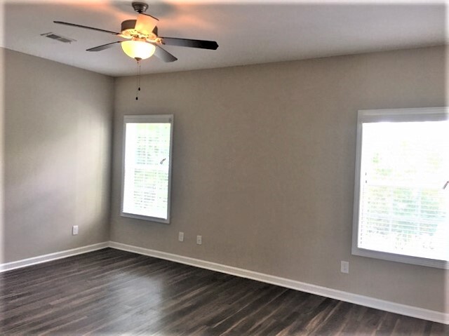 Building Photo - 921 Beverly Ct