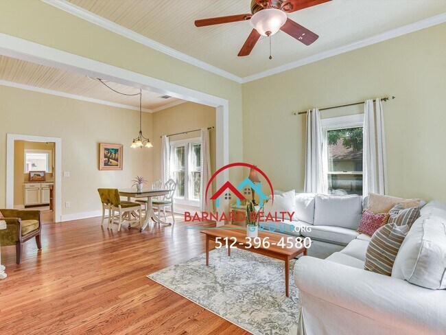 Foto del edificio - Available Now: 2 Bed/2 Bath in Historic Di...