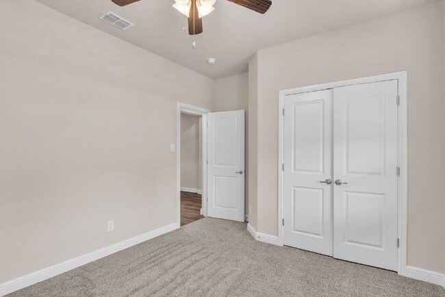 Building Photo - 2336 Shorthorn Dr