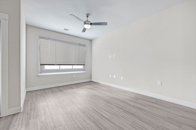 Building Photo - Brightleaf at Lakeline