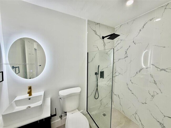 Foto del edificio - 3 bedroom in Miami FL 33142