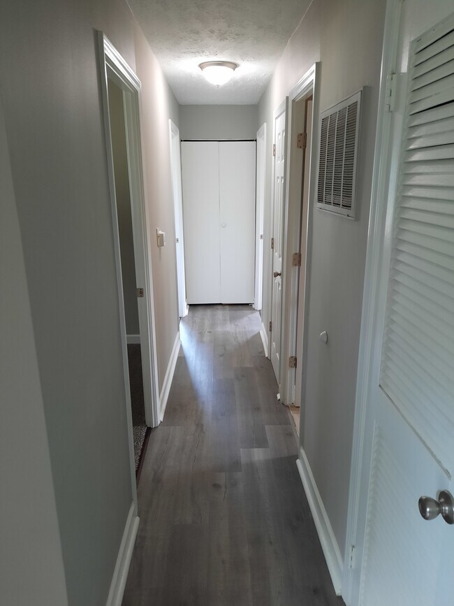 Foto del edificio - 2425 Apache Dr