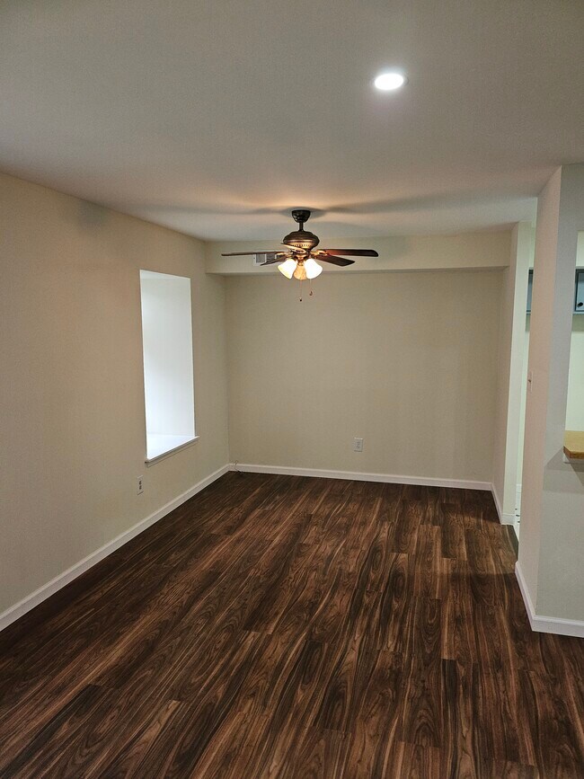 Foto del edificio - 1710 Tracey St