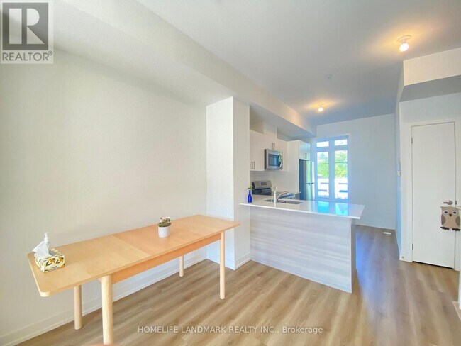 Building Photo - 68B Tisdale Ave