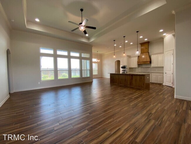 Foto del edificio - 5 br, 3 bath House - 7826 STAMPEDE DR