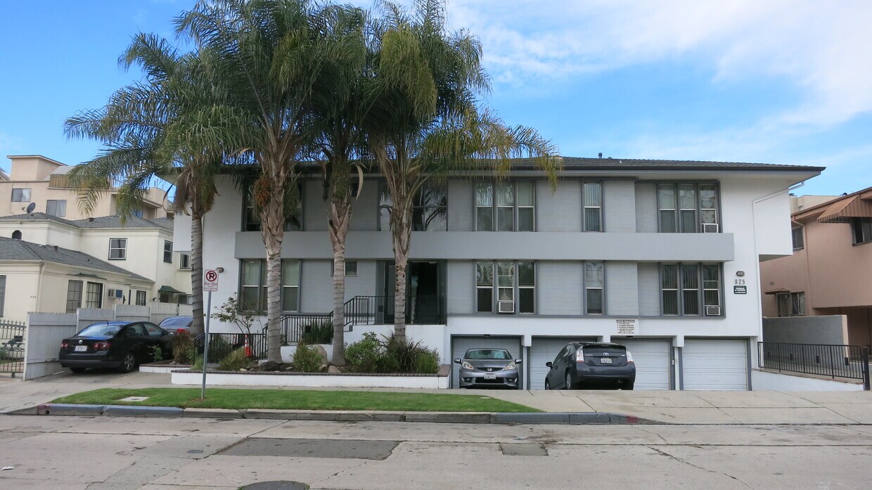 Foto principal - 925 S Sherbourne Dr