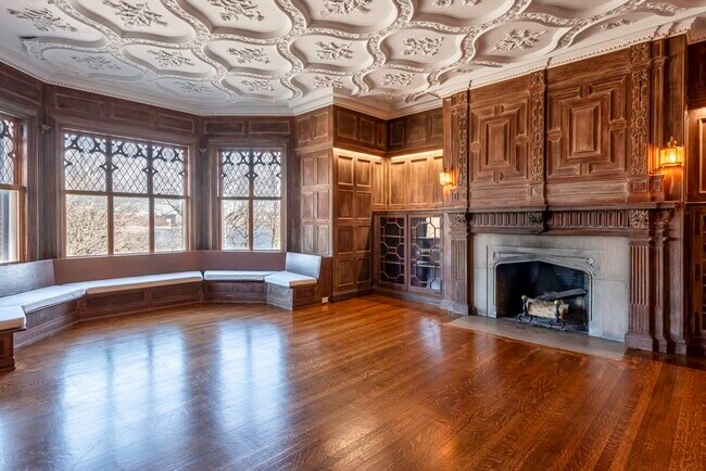 Foto del edificio - 127 Bay State Rd