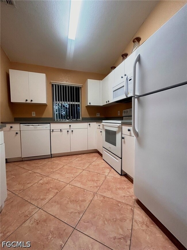 Foto del edificio - 1045 NE 40th Terrace