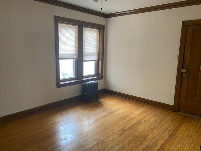 Foto del edificio - 3154 N Linder Ave