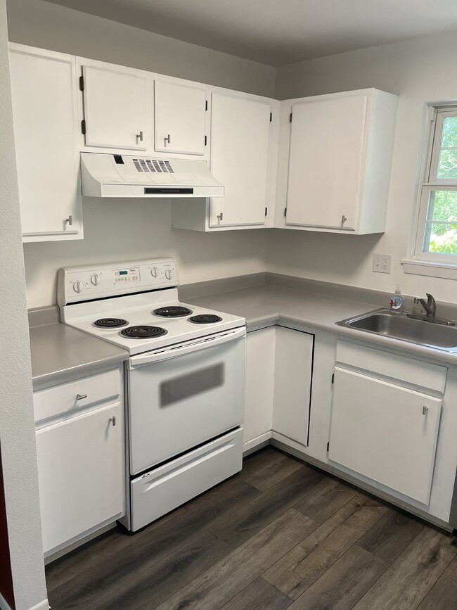 Foto del edificio - Adorable 2bd/2ba in Lakewood!