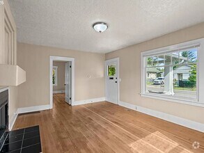 Building Photo - 8316 SE Raymond Ct