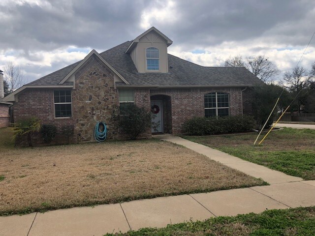 Primary Photo - 1599 Skidmore Ln