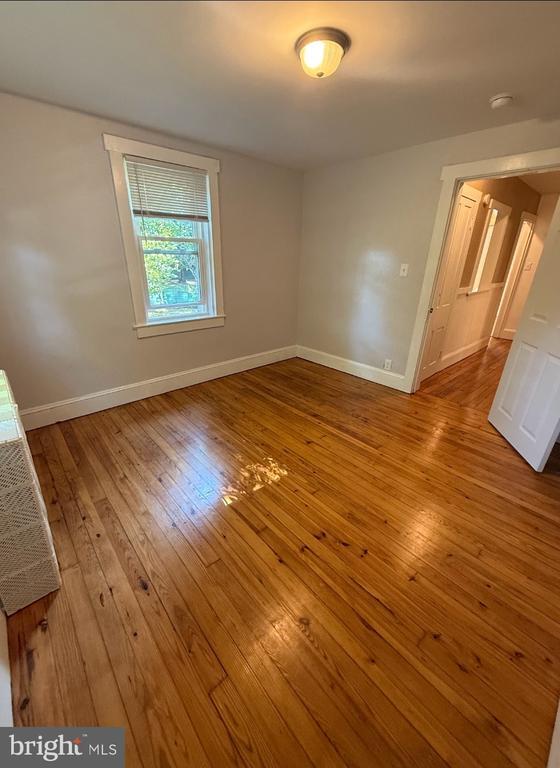 Building Photo - 813 River Rd