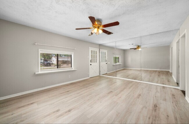 Foto del edificio - 7418 Oscar Dr