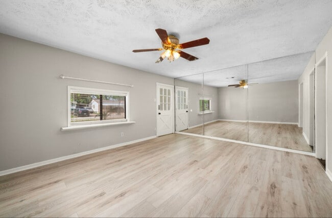 Building Photo - 7418 Oscar Dr