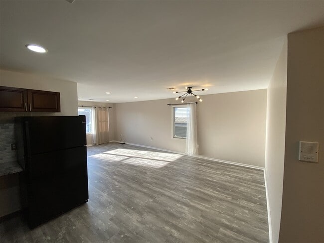 Building Photo - 28 Linden Ave