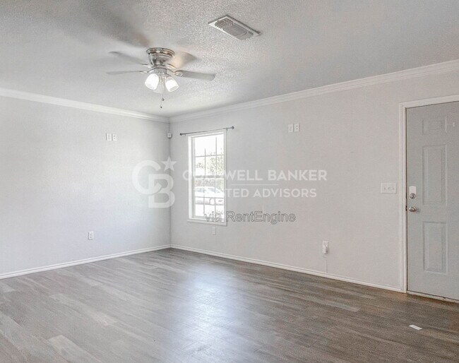 Foto del edificio - 2705 Cornell St