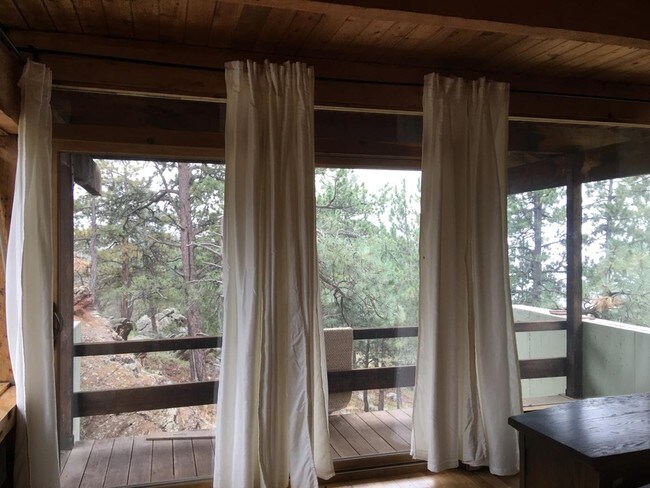 Foto del edificio - 1155 Timber Ln